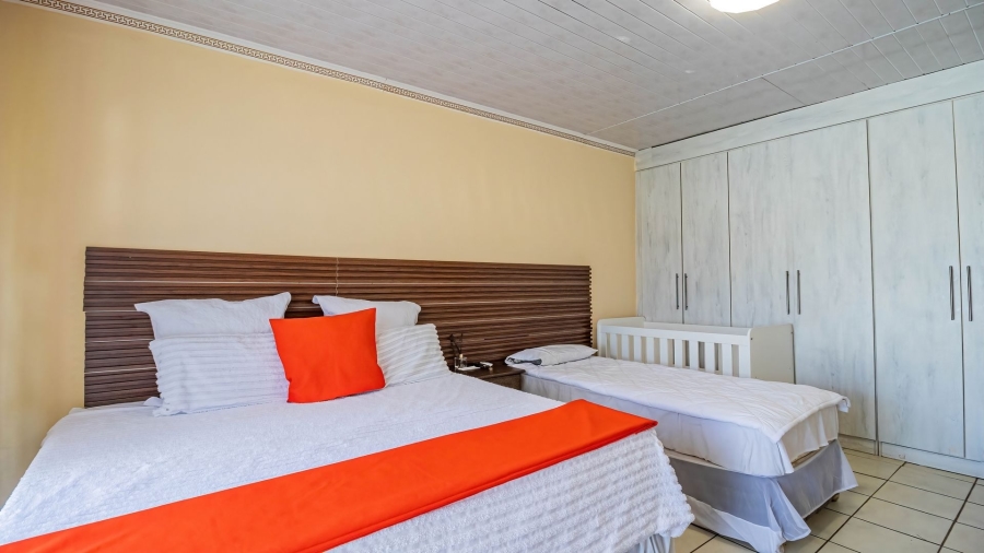 7 Bedroom Property for Sale in Mogwase Unit 4 North West